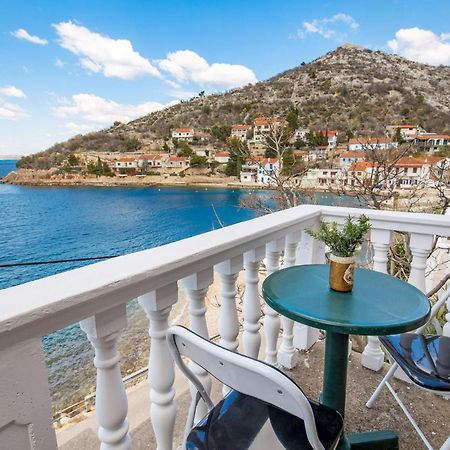 Cozy Apartment In Starigrad With House Sea View Exterior foto