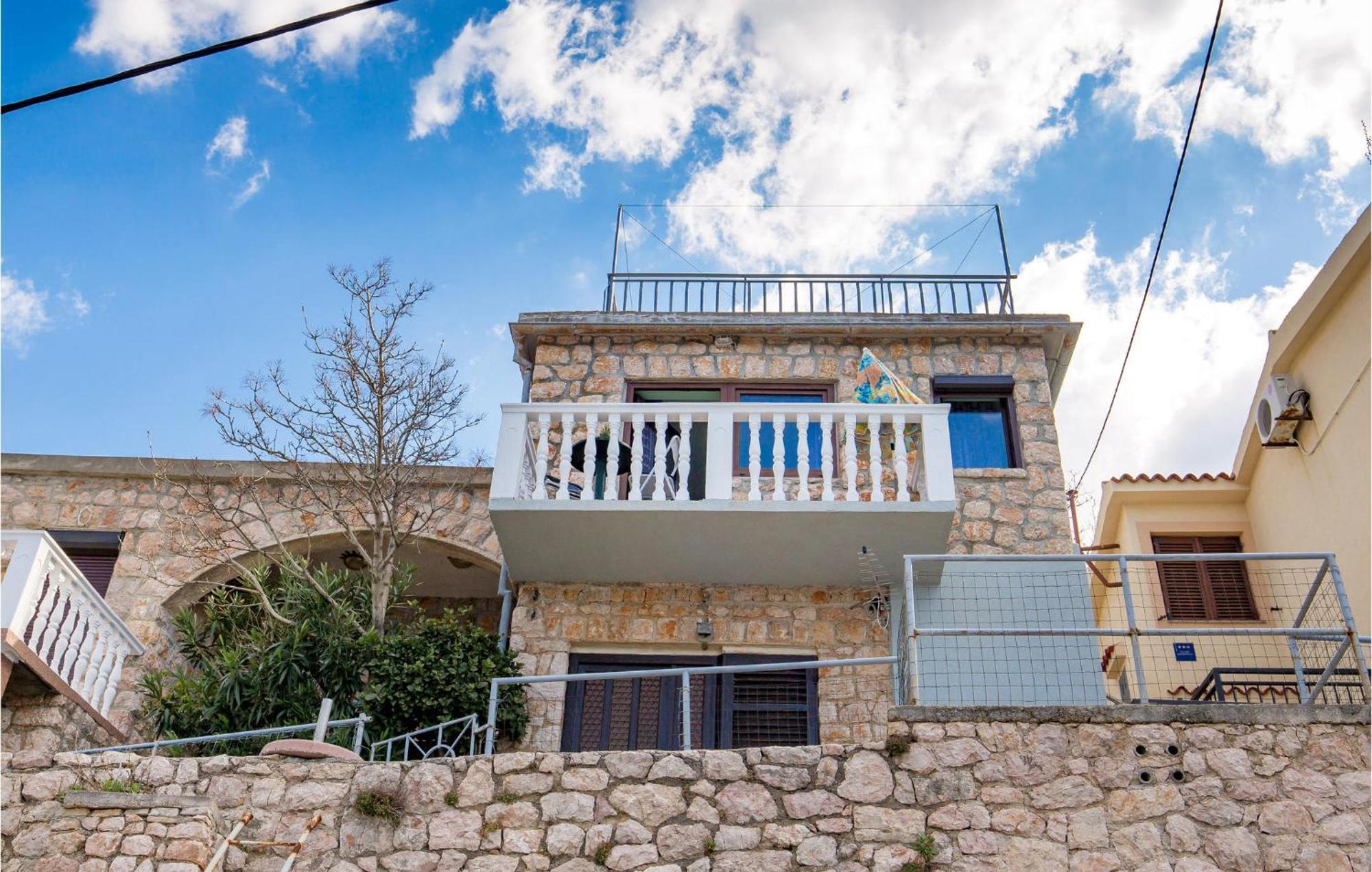 Cozy Apartment In Starigrad With House Sea View Exterior foto